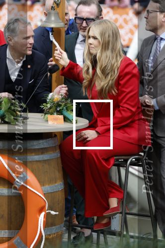 Dokkum 27 april 2026
Koningsdag is dit jaar in Dokkum . Namens de koninklijke familie zijn aanwezig : Koning Willem Alexander Koningin Maxima Prinses Amalia Prinses Alexia Prinses Ariane Prins Constantijn Prinses Laurentien Prins Maurits Prinses Marilene Prins Bernhard Prins Floris Prinses Aimee Prins Pieter Christiaan en Prinses Anita .