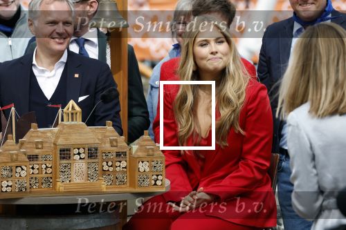 Dokkum 27 april 2026
Koningsdag is dit jaar in Dokkum . Namens de koninklijke familie zijn aanwezig : Koning Willem Alexander Koningin Maxima Prinses Amalia Prinses Alexia Prinses Ariane Prins Constantijn Prinses Laurentien Prins Maurits Prinses Marilene Prins Bernhard Prins Floris Prinses Aimee Prins Pieter Christiaan en Prinses Anita .