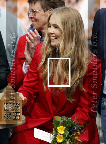 Dokkum 27 april 2026
Koningsdag is dit jaar in Dokkum . Namens de koninklijke familie zijn aanwezig : Koning Willem Alexander Koningin Maxima Prinses Amalia Prinses Alexia Prinses Ariane Prins Constantijn Prinses Laurentien Prins Maurits Prinses Marilene Prins Bernhard Prins Floris Prinses Aimee Prins Pieter Christiaan en Prinses Anita .