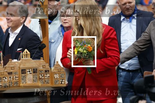 Dokkum 27 april 2026
Koningsdag is dit jaar in Dokkum . Namens de koninklijke familie zijn aanwezig : Koning Willem Alexander Koningin Maxima Prinses Amalia Prinses Alexia Prinses Ariane Prins Constantijn Prinses Laurentien Prins Maurits Prinses Marilene Prins Bernhard Prins Floris Prinses Aimee Prins Pieter Christiaan en Prinses Anita .
