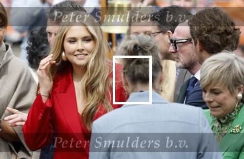 Dokkum 27 april 2026
Koningsdag is dit jaar in Dokkum . Namens de koninklijke familie zijn aanwezig : Koning Willem Alexander Koningin Maxima Prinses Amalia Prinses Alexia Prinses Ariane Prins Constantijn Prinses Laurentien Prins Maurits Prinses Marilene Prins Bernhard Prins Floris Prinses Aimee Prins Pieter Christiaan en Prinses Anita .