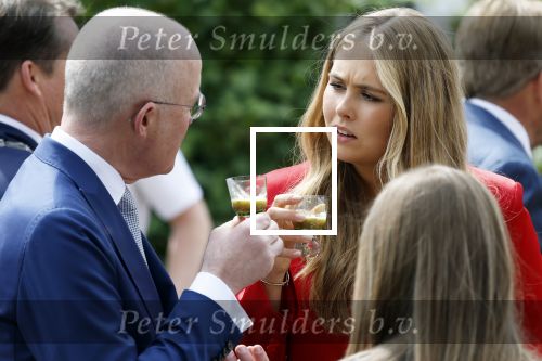 Dokkum 27 april 2026
Koningsdag is dit jaar in Dokkum . Namens de koninklijke familie zijn aanwezig : Koning Willem Alexander Koningin Maxima Prinses Amalia Prinses Alexia Prinses Ariane Prins Constantijn Prinses Laurentien Prins Maurits Prinses Marilene Prins Bernhard Prins Floris Prinses Aimee Prins Pieter Christiaan en Prinses Anita .