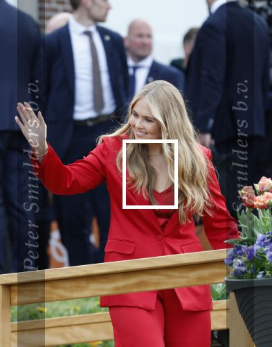 Dokkum 27 april 2026
Koningsdag is dit jaar in Dokkum . Namens de koninklijke familie zijn aanwezig : Koning Willem Alexander Koningin Maxima Prinses Amalia Prinses Alexia Prinses Ariane Prins Constantijn Prinses Laurentien Prins Maurits Prinses Marilene Prins Bernhard Prins Floris Prinses Aimee Prins Pieter Christiaan en Prinses Anita .