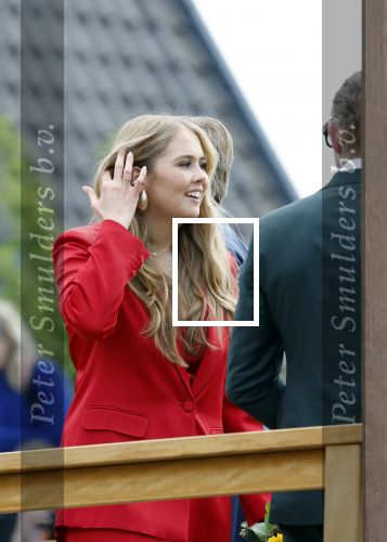 Dokkum 27 april 2026
Koningsdag is dit jaar in Dokkum . Namens de koninklijke familie zijn aanwezig : Koning Willem Alexander Koningin Maxima Prinses Amalia Prinses Alexia Prinses Ariane Prins Constantijn Prinses Laurentien Prins Maurits Prinses Marilene Prins Bernhard Prins Floris Prinses Aimee Prins Pieter Christiaan en Prinses Anita .