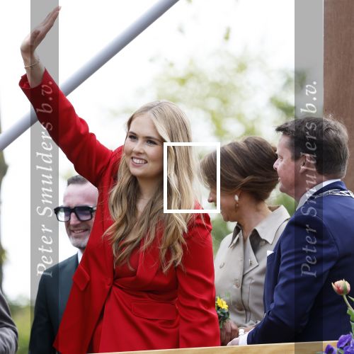 Dokkum 27 april 2026
Koningsdag is dit jaar in Dokkum . Namens de koninklijke familie zijn aanwezig : Koning Willem Alexander Koningin Maxima Prinses Amalia Prinses Alexia Prinses Ariane Prins Constantijn Prinses Laurentien Prins Maurits Prinses Marilene Prins Bernhard Prins Floris Prinses Aimee Prins Pieter Christiaan en Prinses Anita .