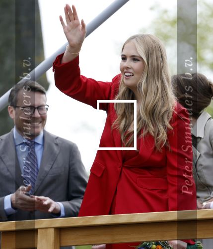 Dokkum 27 april 2026
Koningsdag is dit jaar in Dokkum . Namens de koninklijke familie zijn aanwezig : Koning Willem Alexander Koningin Maxima Prinses Amalia Prinses Alexia Prinses Ariane Prins Constantijn Prinses Laurentien Prins Maurits Prinses Marilene Prins Bernhard Prins Floris Prinses Aimee Prins Pieter Christiaan en Prinses Anita .