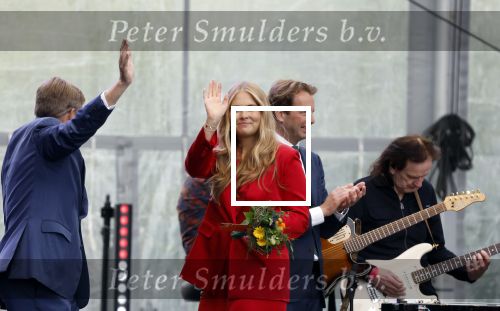 Dokkum 27 april 2026
Koningsdag is dit jaar in Dokkum . Namens de koninklijke familie zijn aanwezig : Koning Willem Alexander Koningin Maxima Prinses Amalia Prinses Alexia Prinses Ariane Prins Constantijn Prinses Laurentien Prins Maurits Prinses Marilene Prins Bernhard Prins Floris Prinses Aimee Prins Pieter Christiaan en Prinses Anita .