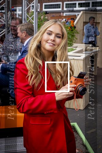 Dokkum 27 april 2026
Koningsdag is dit jaar in Dokkum . Namens de koninklijke familie zijn aanwezig : Koning Willem Alexander Koningin Maxima Prinses Amalia Prinses Alexia Prinses Ariane Prins Constantijn Prinses Laurentien Prins Maurits Prinses Marilene Prins Bernhard Prins Floris Prinses Aimee Prins Pieter Christiaan en Prinses Anita .