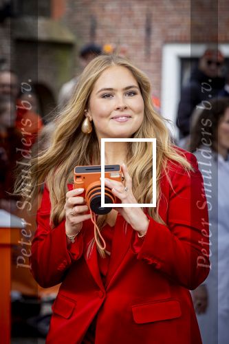 Dokkum 27 april 2026
Koningsdag is dit jaar in Dokkum . Namens de koninklijke familie zijn aanwezig : Koning Willem Alexander Koningin Maxima Prinses Amalia Prinses Alexia Prinses Ariane Prins Constantijn Prinses Laurentien Prins Maurits Prinses Marilene Prins Bernhard Prins Floris Prinses Aimee Prins Pieter Christiaan en Prinses Anita .