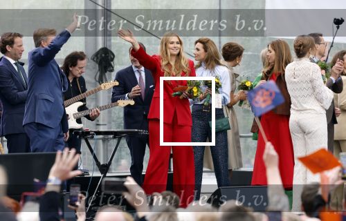 Dokkum 27 april 2026
Koningsdag is dit jaar in Dokkum . Namens de koninklijke familie zijn aanwezig : Koning Willem Alexander Koningin Maxima Prinses Amalia Prinses Alexia Prinses Ariane Prins Constantijn Prinses Laurentien Prins Maurits Prinses Marilene Prins Bernhard Prins Floris Prinses Aimee Prins Pieter Christiaan en Prinses Anita .