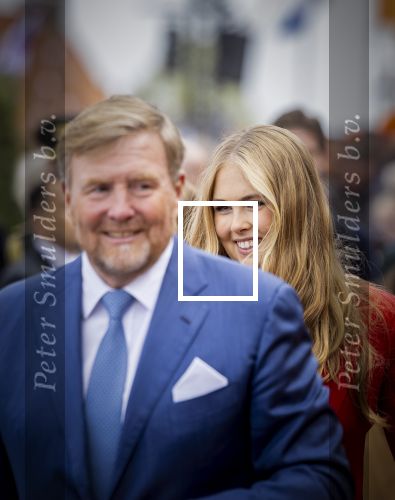 Dokkum 27 april 2026
Koningsdag is dit jaar in Dokkum . Namens de koninklijke familie zijn aanwezig : Koning Willem Alexander Koningin Maxima Prinses Amalia Prinses Alexia Prinses Ariane Prins Constantijn Prinses Laurentien Prins Maurits Prinses Marilene Prins Bernhard Prins Floris Prinses Aimee Prins Pieter Christiaan en Prinses Anita .