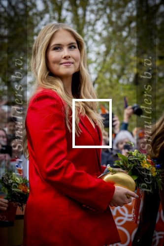 Dokkum 27 april 2026
Koningsdag is dit jaar in Dokkum . Namens de koninklijke familie zijn aanwezig : Koning Willem Alexander Koningin Maxima Prinses Amalia Prinses Alexia Prinses Ariane Prins Constantijn Prinses Laurentien Prins Maurits Prinses Marilene Prins Bernhard Prins Floris Prinses Aimee Prins Pieter Christiaan en Prinses Anita .