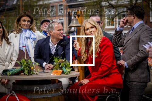 Dokkum 27 april 2026
Koningsdag is dit jaar in Dokkum . Namens de koninklijke familie zijn aanwezig : Koning Willem Alexander Koningin Maxima Prinses Amalia Prinses Alexia Prinses Ariane Prins Constantijn Prinses Laurentien Prins Maurits Prinses Marilene Prins Bernhard Prins Floris Prinses Aimee Prins Pieter Christiaan en Prinses Anita .