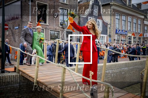 Dokkum 27 april 2026
Koningsdag is dit jaar in Dokkum . Namens de koninklijke familie zijn aanwezig : Koning Willem Alexander Koningin Maxima Prinses Amalia Prinses Alexia Prinses Ariane Prins Constantijn Prinses Laurentien Prins Maurits Prinses Marilene Prins Bernhard Prins Floris Prinses Aimee Prins Pieter Christiaan en Prinses Anita .