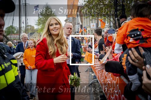 Dokkum 27 april 2026
Koningsdag is dit jaar in Dokkum . Namens de koninklijke familie zijn aanwezig : Koning Willem Alexander Koningin Maxima Prinses Amalia Prinses Alexia Prinses Ariane Prins Constantijn Prinses Laurentien Prins Maurits Prinses Marilene Prins Bernhard Prins Floris Prinses Aimee Prins Pieter Christiaan en Prinses Anita .