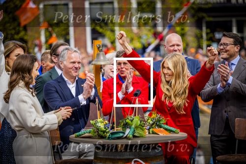 Dokkum 27 april 2026
Koningsdag is dit jaar in Dokkum . Namens de koninklijke familie zijn aanwezig : Koning Willem Alexander Koningin Maxima Prinses Amalia Prinses Alexia Prinses Ariane Prins Constantijn Prinses Laurentien Prins Maurits Prinses Marilene Prins Bernhard Prins Floris Prinses Aimee Prins Pieter Christiaan en Prinses Anita .
