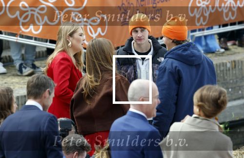 Dokkum 27 april 2026
Koningsdag is dit jaar in Dokkum . Namens de koninklijke familie zijn aanwezig : Koning Willem Alexander Koningin Maxima Prinses Amalia Prinses Alexia Prinses Ariane Prins Constantijn Prinses Laurentien Prins Maurits Prinses Marilene Prins Bernhard Prins Floris Prinses Aimee Prins Pieter Christiaan en Prinses Anita . Jens v t Wout en Melle v t Wout