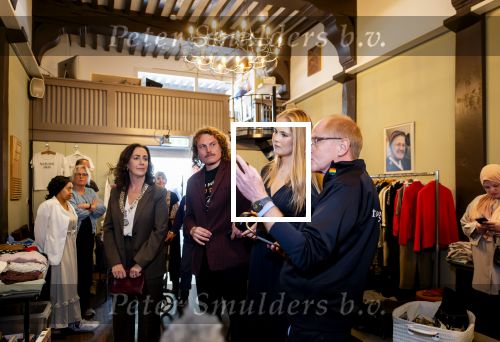 AMSTERDAM 16 en 17 april 2026
Prinses Amalia brengt op uitnodiging van burgemeester Halsema een bezoek aan Amsterdam.Bezoek aan het nachtleven Bar San Francisco en  Club Nachbar  De Prinses maakt tijdens het tweedaagse bezoek nader kennis met diverse sectoren en wordt bijgepraat over actuele onderwerpen als wetenschap, sport, cultuur, wonen en sociale verbondenheid. Ook loopt ze een avond met de politie van Amsterdam mee.