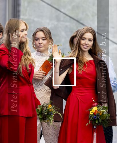 Dokkum 27 april 2026
Koningsdag is dit jaar in Dokkum . Namens de koninklijke familie zijn aanwezig : Koning Willem Alexander Koningin Maxima Prinses Amalia Prinses Alexia Prinses Ariane Prins Constantijn Prinses Laurentien Prins Maurits Prinses Marilene Prins Bernhard Prins Floris Prinses Aimee Prins Pieter Christiaan en Prinses Anita .
