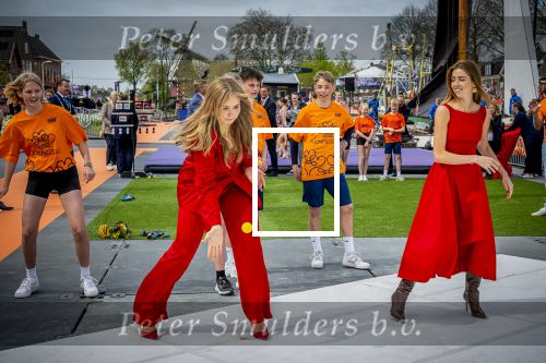 Dokkum 27 april 2026
Koningsdag is dit jaar in Dokkum . Namens de koninklijke familie zijn aanwezig : Koning Willem Alexander Koningin Maxima Prinses Amalia Prinses Alexia Prinses Ariane Prins Constantijn Prinses Laurentien Prins Maurits Prinses Marilene Prins Bernhard Prins Floris Prinses Aimee Prins Pieter Christiaan en Prinses Anita .
