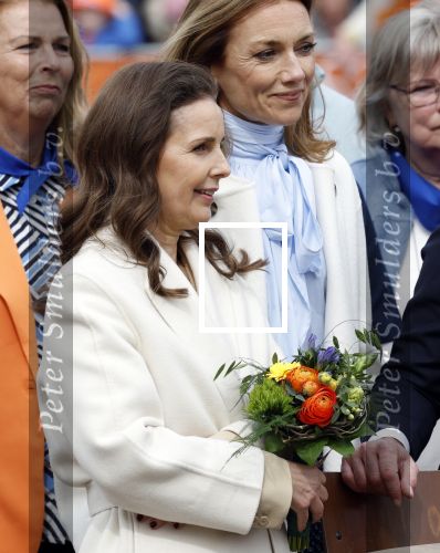 Dokkum 27 april 2026
Koningsdag is dit jaar in Dokkum . Namens de koninklijke familie zijn aanwezig : Koning Willem Alexander Koningin Maxima Prinses Amalia Prinses Alexia Prinses Ariane Prins Constantijn Prinses Laurentien Prins Maurits Prinses Marilene Prins Bernhard Prins Floris Prinses Aimee Prins Pieter Christiaan en Prinses Anita .