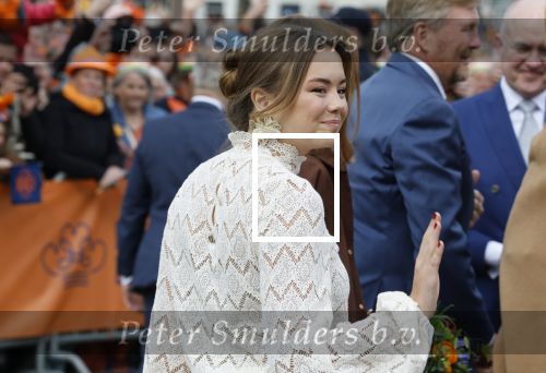 Dokkum 27 april 2026
Koningsdag is dit jaar in Dokkum . Namens de koninklijke familie zijn aanwezig : Koning Willem Alexander Koningin Maxima Prinses Amalia Prinses Alexia Prinses Ariane Prins Constantijn Prinses Laurentien Prins Maurits Prinses Marilene Prins Bernhard Prins Floris Prinses Aimee Prins Pieter Christiaan en Prinses Anita .