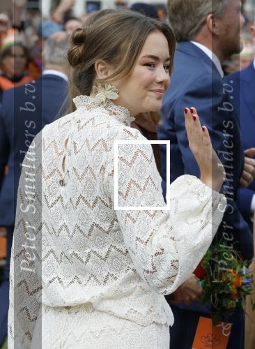 Dokkum 27 april 2026
Koningsdag is dit jaar in Dokkum . Namens de koninklijke familie zijn aanwezig : Koning Willem Alexander Koningin Maxima Prinses Amalia Prinses Alexia Prinses Ariane Prins Constantijn Prinses Laurentien Prins Maurits Prinses Marilene Prins Bernhard Prins Floris Prinses Aimee Prins Pieter Christiaan en Prinses Anita .