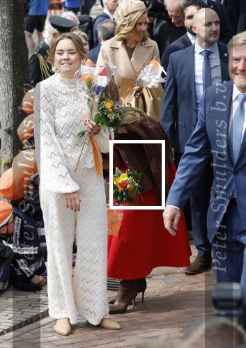 Dokkum 27 april 2026
Koningsdag is dit jaar in Dokkum . Namens de koninklijke familie zijn aanwezig : Koning Willem Alexander Koningin Maxima Prinses Amalia Prinses Alexia Prinses Ariane Prins Constantijn Prinses Laurentien Prins Maurits Prinses Marilene Prins Bernhard Prins Floris Prinses Aimee Prins Pieter Christiaan en Prinses Anita .