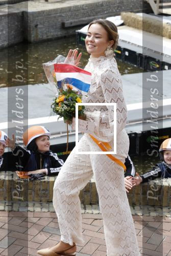 Dokkum 27 april 2026
Koningsdag is dit jaar in Dokkum . Namens de koninklijke familie zijn aanwezig : Koning Willem Alexander Koningin Maxima Prinses Amalia Prinses Alexia Prinses Ariane Prins Constantijn Prinses Laurentien Prins Maurits Prinses Marilene Prins Bernhard Prins Floris Prinses Aimee Prins Pieter Christiaan en Prinses Anita .