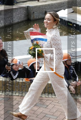 Dokkum 27 april 2026
Koningsdag is dit jaar in Dokkum . Namens de koninklijke familie zijn aanwezig : Koning Willem Alexander Koningin Maxima Prinses Amalia Prinses Alexia Prinses Ariane Prins Constantijn Prinses Laurentien Prins Maurits Prinses Marilene Prins Bernhard Prins Floris Prinses Aimee Prins Pieter Christiaan en Prinses Anita .