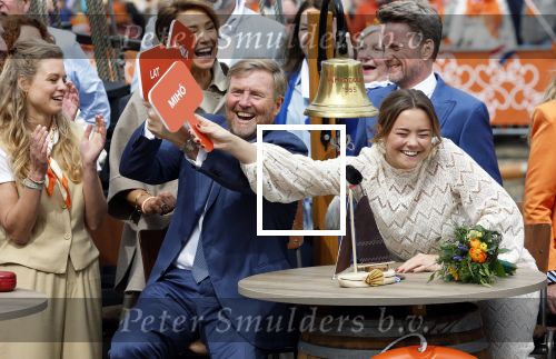 Dokkum 27 april 2026
Koningsdag is dit jaar in Dokkum . Namens de koninklijke familie zijn aanwezig : Koning Willem Alexander Koningin Maxima Prinses Amalia Prinses Alexia Prinses Ariane Prins Constantijn Prinses Laurentien Prins Maurits Prinses Marilene Prins Bernhard Prins Floris Prinses Aimee Prins Pieter Christiaan en Prinses Anita .