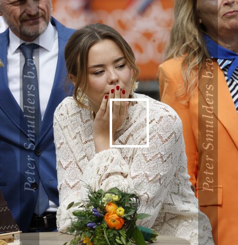 Dokkum 27 april 2026
Koningsdag is dit jaar in Dokkum . Namens de koninklijke familie zijn aanwezig : Koning Willem Alexander Koningin Maxima Prinses Amalia Prinses Alexia Prinses Ariane Prins Constantijn Prinses Laurentien Prins Maurits Prinses Marilene Prins Bernhard Prins Floris Prinses Aimee Prins Pieter Christiaan en Prinses Anita .