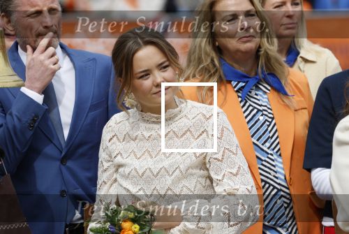 Dokkum 27 april 2026
Koningsdag is dit jaar in Dokkum . Namens de koninklijke familie zijn aanwezig : Koning Willem Alexander Koningin Maxima Prinses Amalia Prinses Alexia Prinses Ariane Prins Constantijn Prinses Laurentien Prins Maurits Prinses Marilene Prins Bernhard Prins Floris Prinses Aimee Prins Pieter Christiaan en Prinses Anita .