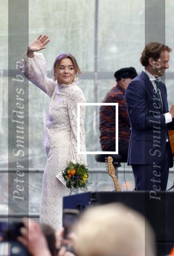 Dokkum 27 april 2026
Koningsdag is dit jaar in Dokkum . Namens de koninklijke familie zijn aanwezig : Koning Willem Alexander Koningin Maxima Prinses Amalia Prinses Alexia Prinses Ariane Prins Constantijn Prinses Laurentien Prins Maurits Prinses Marilene Prins Bernhard Prins Floris Prinses Aimee Prins Pieter Christiaan en Prinses Anita .