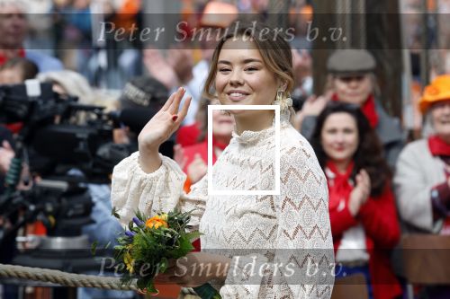 Dokkum 27 april 2026
Koningsdag is dit jaar in Dokkum . Namens de koninklijke familie zijn aanwezig : Koning Willem Alexander Koningin Maxima Prinses Amalia Prinses Alexia Prinses Ariane Prins Constantijn Prinses Laurentien Prins Maurits Prinses Marilene Prins Bernhard Prins Floris Prinses Aimee Prins Pieter Christiaan en Prinses Anita .