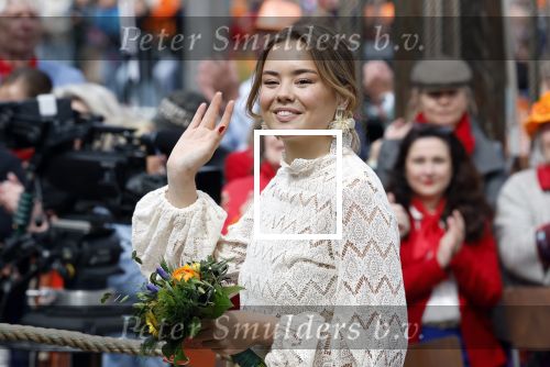 Dokkum 27 april 2026
Koningsdag is dit jaar in Dokkum . Namens de koninklijke familie zijn aanwezig : Koning Willem Alexander Koningin Maxima Prinses Amalia Prinses Alexia Prinses Ariane Prins Constantijn Prinses Laurentien Prins Maurits Prinses Marilene Prins Bernhard Prins Floris Prinses Aimee Prins Pieter Christiaan en Prinses Anita .