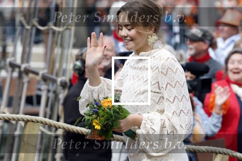 Dokkum 27 april 2026
Koningsdag is dit jaar in Dokkum . Namens de koninklijke familie zijn aanwezig : Koning Willem Alexander Koningin Maxima Prinses Amalia Prinses Alexia Prinses Ariane Prins Constantijn Prinses Laurentien Prins Maurits Prinses Marilene Prins Bernhard Prins Floris Prinses Aimee Prins Pieter Christiaan en Prinses Anita .