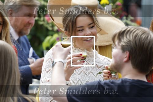 Dokkum 27 april 2026
Koningsdag is dit jaar in Dokkum . Namens de koninklijke familie zijn aanwezig : Koning Willem Alexander Koningin Maxima Prinses Amalia Prinses Alexia Prinses Ariane Prins Constantijn Prinses Laurentien Prins Maurits Prinses Marilene Prins Bernhard Prins Floris Prinses Aimee Prins Pieter Christiaan en Prinses Anita .