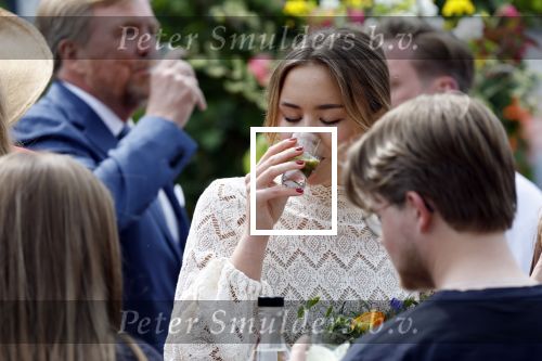 Dokkum 27 april 2026
Koningsdag is dit jaar in Dokkum . Namens de koninklijke familie zijn aanwezig : Koning Willem Alexander Koningin Maxima Prinses Amalia Prinses Alexia Prinses Ariane Prins Constantijn Prinses Laurentien Prins Maurits Prinses Marilene Prins Bernhard Prins Floris Prinses Aimee Prins Pieter Christiaan en Prinses Anita .