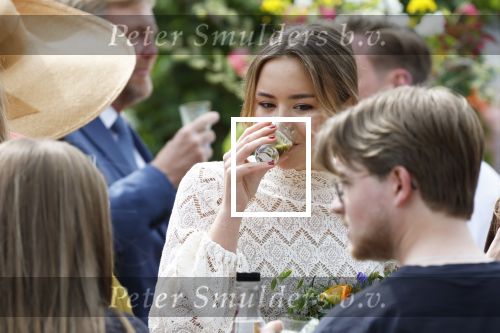Dokkum 27 april 2026
Koningsdag is dit jaar in Dokkum . Namens de koninklijke familie zijn aanwezig : Koning Willem Alexander Koningin Maxima Prinses Amalia Prinses Alexia Prinses Ariane Prins Constantijn Prinses Laurentien Prins Maurits Prinses Marilene Prins Bernhard Prins Floris Prinses Aimee Prins Pieter Christiaan en Prinses Anita .