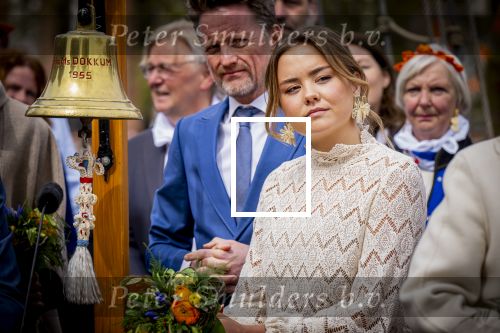 Dokkum 27 april 2026
Koningsdag is dit jaar in Dokkum . Namens de koninklijke familie zijn aanwezig : Koning Willem Alexander Koningin Maxima Prinses Amalia Prinses Alexia Prinses Ariane Prins Constantijn Prinses Laurentien Prins Maurits Prinses Marilene Prins Bernhard Prins Floris Prinses Aimee Prins Pieter Christiaan en Prinses Anita .