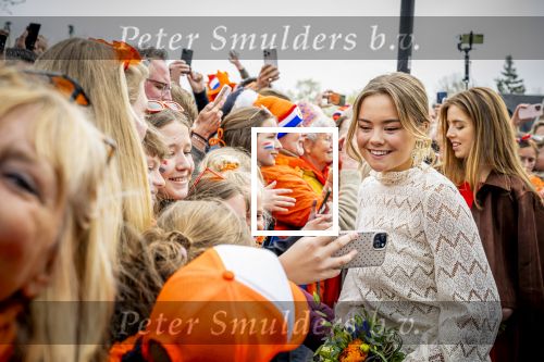 Dokkum 27 april 2026
Koningsdag is dit jaar in Dokkum . Namens de koninklijke familie zijn aanwezig : Koning Willem Alexander Koningin Maxima Prinses Amalia Prinses Alexia Prinses Ariane Prins Constantijn Prinses Laurentien Prins Maurits Prinses Marilene Prins Bernhard Prins Floris Prinses Aimee Prins Pieter Christiaan en Prinses Anita .