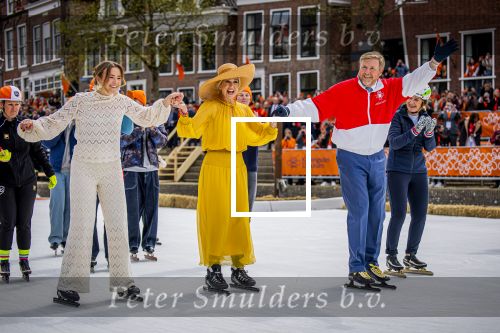 Dokkum 27 april 2026
Koningsdag is dit jaar in Dokkum . Namens de koninklijke familie zijn aanwezig : Koning Willem Alexander Koningin Maxima Prinses Amalia Prinses Alexia Prinses Ariane Prins Constantijn Prinses Laurentien Prins Maurits Prinses Marilene Prins Bernhard Prins Floris Prinses Aimee Prins Pieter Christiaan en Prinses Anita .