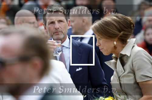 Dokkum 27 april 2026
Koningsdag is dit jaar in Dokkum . Namens de koninklijke familie zijn aanwezig : Koning Willem Alexander Koningin Maxima Prinses Amalia Prinses Alexia Prinses Ariane Prins Constantijn Prinses Laurentien Prins Maurits Prinses Marilene Prins Bernhard Prins Floris Prinses Aimee Prins Pieter Christiaan en Prinses Anita .