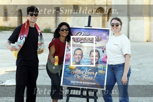 Malta 7 april 2026
John de Bever en Kees de Bever maken bij de Smart City Malta Studios bekend dat ze een speelfilm op gaan nemen . De film gaat heten alles voor de fans . Priscilla Wattimena