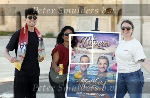 Malta 7 april 2026
John de Bever en Kees de Bever maken bij de Smart City Malta Studios bekend dat ze een speelfilm op gaan nemen . De film gaat heten alles voor de fans . Priscilla Wattimena