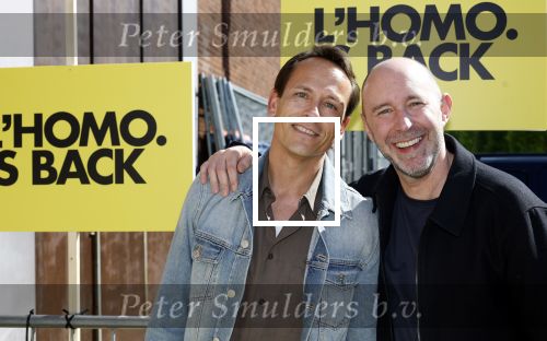Amsterdam 22 april 2026
Presentatie nieuwe L Homo . Nicolas Keenan staat op de cover . Ramon Mesman met partner