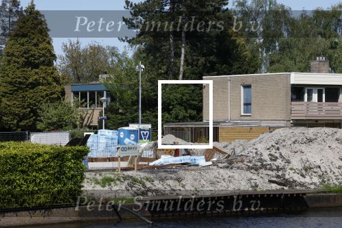 Amsterdam 29 april 2026
Rico Verhoeven laat in Amsterdam West aan het water een villa / huis bouwen .