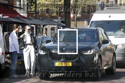 Amsterdam 21 april 2026
Robert Leroy komt zijn zoon tegen op de cornelis schuytstraat
