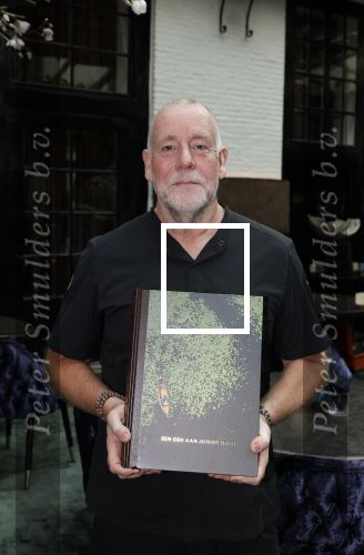 Zwolle 13 april 2026
Boekpresentatie een ode aan Jonnie Boer bij de Librije . Therese Boer en hun kinderen Jimmie Boer en Isabelle Boer waren natuurlijk aanwezig . Ron Blauw